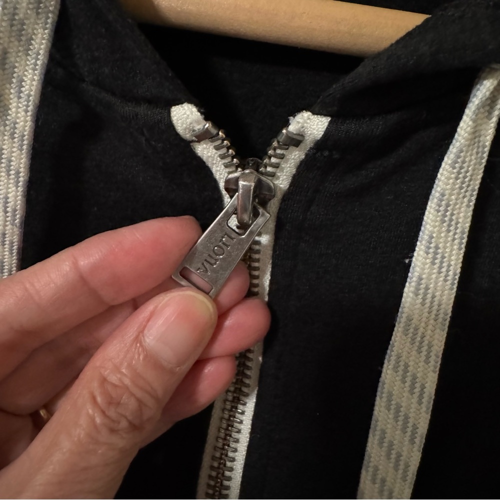 Vuori Halo Performance Hoodie Black Full Zipper Athleisure Gym X-Small - Picture 7 of 8